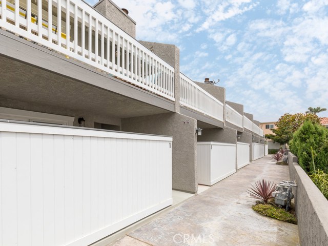 110 Juanita Avenue, Redondo Beach, California 90277, 2 Bedrooms Bedrooms, ,1 BathroomBathrooms,Residential,Sold,Juanita,SB19190456
