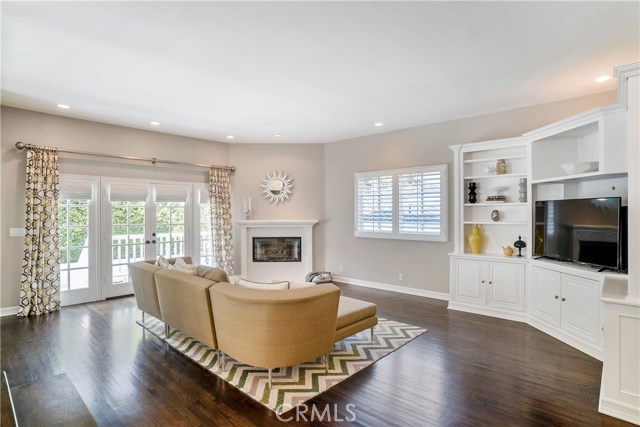 2301 Walnut Avenue, Manhattan Beach, California 90266, 4 Bedrooms Bedrooms, ,3 BathroomsBathrooms,Residential,Sold,Walnut,SB19070535