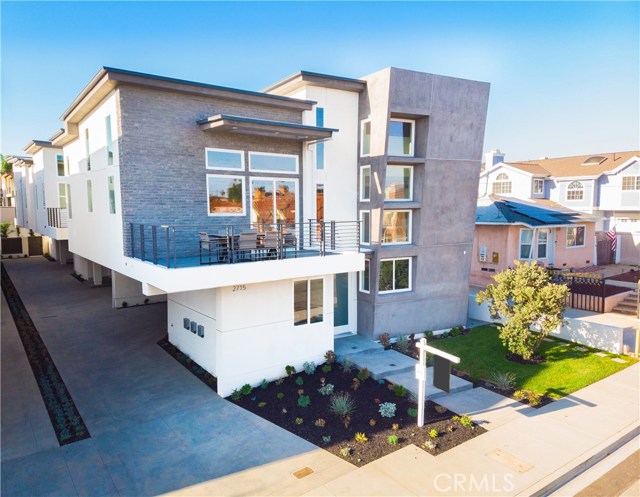 2715 Carnegie Lane, Redondo Beach, California 90278, 4 Bedrooms Bedrooms, ,4 BathroomsBathrooms,Residential,Sold,Carnegie,SB19176432