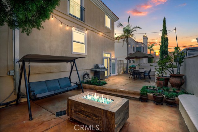 2403 Rockefeller Lane, Redondo Beach, California 90278, 3 Bedrooms Bedrooms, ,2 BathroomsBathrooms,Residential,Sold,Rockefeller,SB20237105