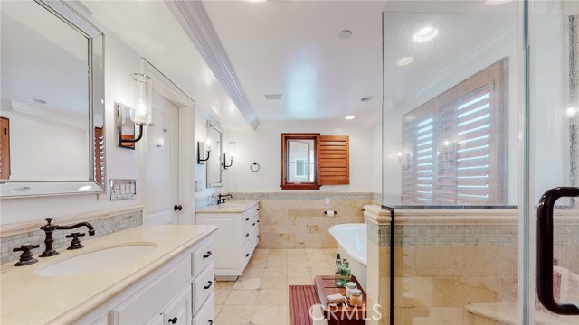 333 21st Place, Manhattan Beach, California 90266, 3 Bedrooms Bedrooms, ,3 BathroomsBathrooms,Residential,Sold,21st,SB21154619