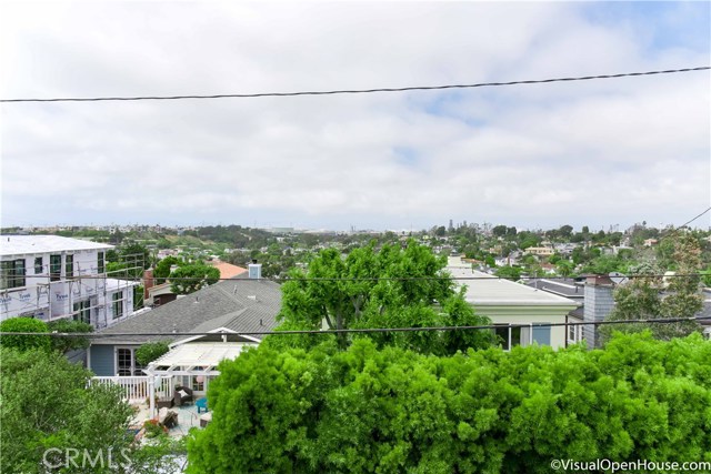 663 18th Street, Manhattan Beach, California 90266, 5 Bedrooms Bedrooms, ,2 BathroomsBathrooms,Residential,Sold,18th,SB17252380