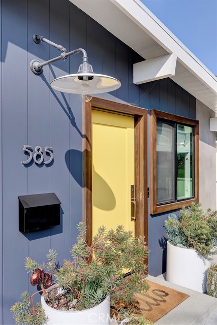 585 29th Street, Manhattan Beach, California 90266, 4 Bedrooms Bedrooms, ,3 BathroomsBathrooms,Residential,Sold,29th,SB21019167