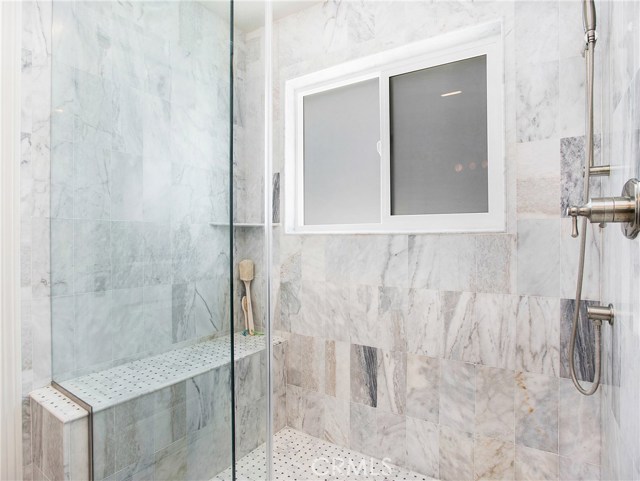 Large walk-in shower (Master bathroom)