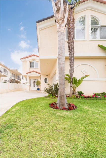 1914 Harriman Lane, Redondo Beach, California 90278, 4 Bedrooms Bedrooms, ,2 BathroomsBathrooms,Residential,Sold,Harriman,SB17120286