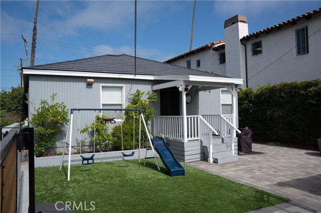 1829 Oak Avenue, Manhattan Beach, California 90266, 3 Bedrooms Bedrooms, ,2 BathroomsBathrooms,Residential,Sold,Oak,SB21146296
