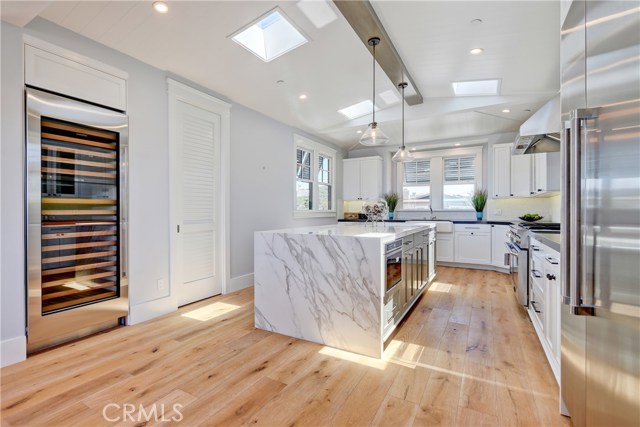 1955 Monterey Boulevard, Hermosa Beach, California 90254, 4 Bedrooms Bedrooms, ,2 BathroomsBathrooms,Residential,Sold,Monterey,SB18111119