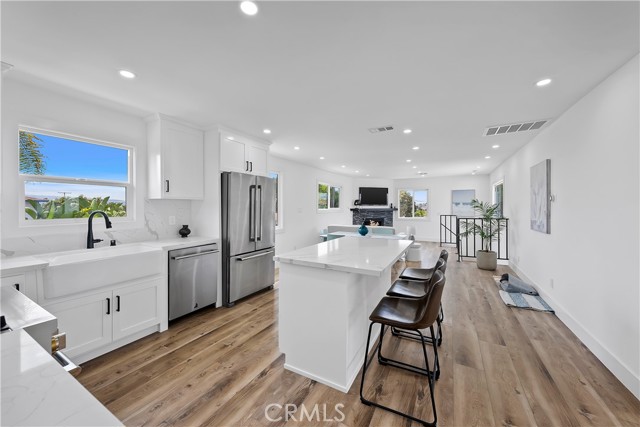 2406 Ripley Avenue, Redondo Beach, California 90278, 3 Bedrooms Bedrooms, ,2 BathroomsBathrooms,Residential,Sold,Ripley,SB21143037