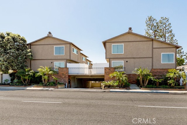 1140 Manhattan Beach Boulevard, Manhattan Beach, California 90266, 2 Bedrooms Bedrooms, ,3 BathroomsBathrooms,Residential,Sold,Manhattan Beach,SB17069886