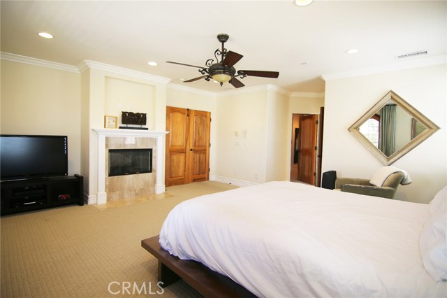 1701 Meadows Avenue, Manhattan Beach, California 90266, 5 Bedrooms Bedrooms, ,3 BathroomsBathrooms,Residential,Sold,Meadows,SB18088977