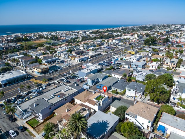 842 8th Street, Hermosa Beach, California 90254, 4 Bedrooms Bedrooms, ,2 BathroomsBathrooms,Residential,Sold,8th,SB19252569