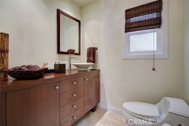 417 27th Street, Manhattan Beach, California 90266, 3 Bedrooms Bedrooms, ,1 BathroomBathrooms,Residential,Sold,27th,SB21023616