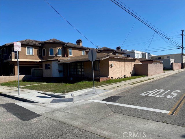 2200 Voorhees Avenue, Redondo Beach, California 90278, 3 Bedrooms Bedrooms, ,1 BathroomBathrooms,Residential,Sold,Voorhees,SB21049591
