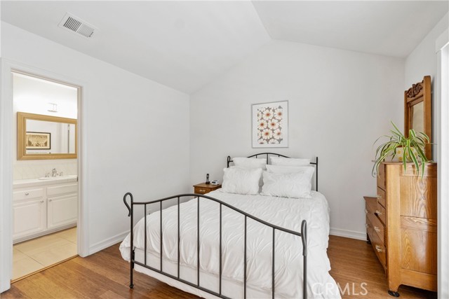 319 Emerald Street, Redondo Beach, California 90277, 2 Bedrooms Bedrooms, ,2 BathroomsBathrooms,Residential,Sold,Emerald,SB21122333