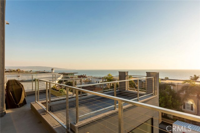 2519 Crest Drive, Manhattan Beach, California 90266, 2 Bedrooms Bedrooms, ,2 BathroomsBathrooms,Residential,Sold,Crest,SB20237672