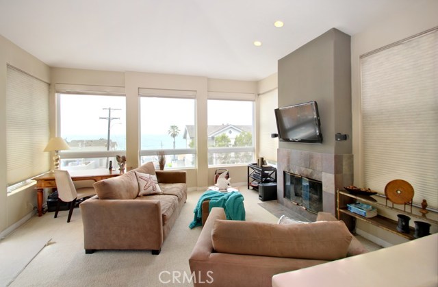 84 Manhattan Avenue, Manhattan Beach, California 90266, 3 Bedrooms Bedrooms, ,3 BathroomsBathrooms,Residential,Sold,Manhattan,SB21020402