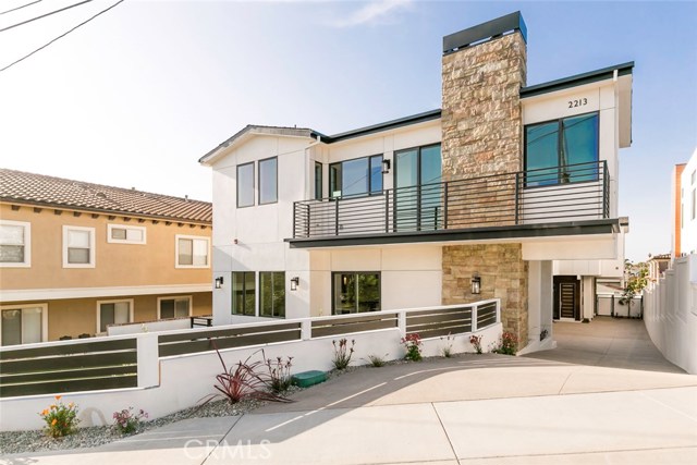 2213 Speyer Lane, Redondo Beach, California 90278, 4 Bedrooms Bedrooms, ,3 BathroomsBathrooms,Residential,Sold,Speyer,SB18079012