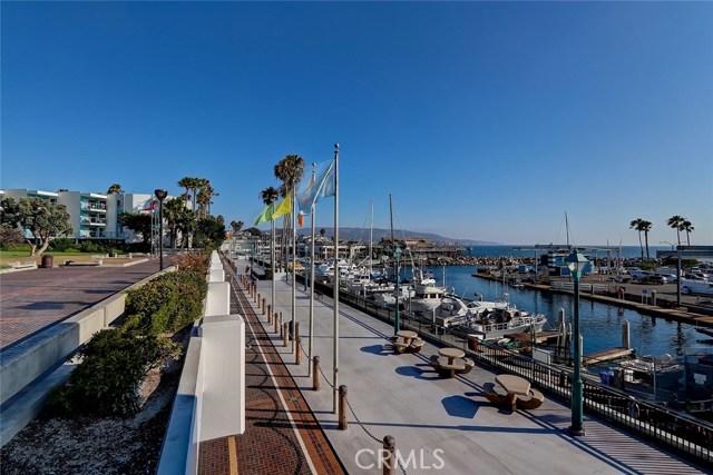 250 The Village, Redondo Beach, California 90277, ,1 BathroomBathrooms,Residential,Sold,The Village,SB18192453