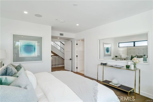 637 7th, Hermosa Beach, California 90254, 4 Bedrooms Bedrooms, ,4 BathroomsBathrooms,Residential,Sold,7th,SB19023234