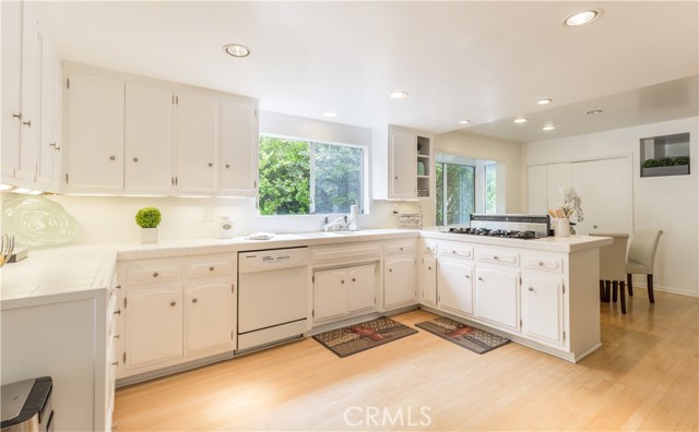 1812 Via Estudillo, Palos Verdes Estates, California 90274, 4 Bedrooms Bedrooms, ,3 BathroomsBathrooms,Residential,Sold,Via Estudillo,SB17065714