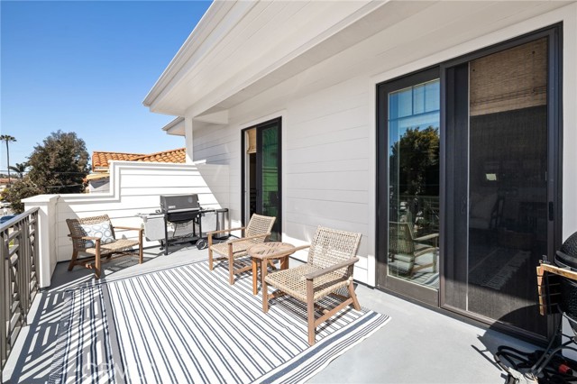 2309 Clark Lane, Redondo Beach, California 90278, 4 Bedrooms Bedrooms, ,3 BathroomsBathrooms,Residential,Sold,Clark,SB21061823