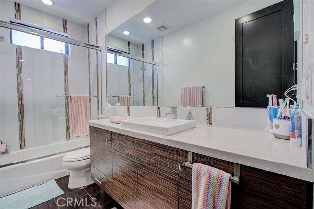 1921 Ruhland Avenue, Redondo Beach, California 90278, 4 Bedrooms Bedrooms, ,4 BathroomsBathrooms,Residential,Sold,Ruhland,SB20053880