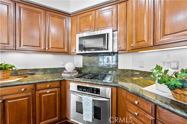 2 Bed Home for Sale in Hawthorne, California