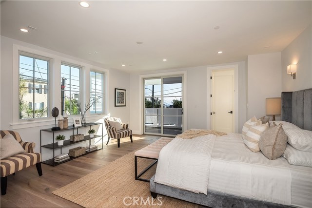 913 5th Street, Hermosa Beach, California 90254, 4 Bedrooms Bedrooms, ,3 BathroomsBathrooms,Residential,Sold,5th,SB19171700