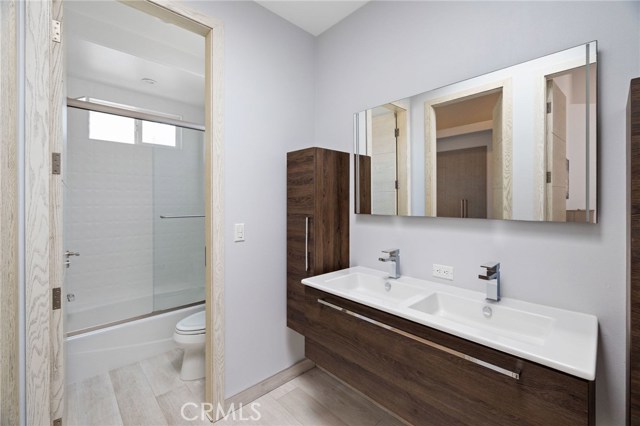 2019 Farrell Avenue, Redondo Beach, California 90278, 4 Bedrooms Bedrooms, ,4 BathroomsBathrooms,Residential,Sold,Farrell,SB20115506