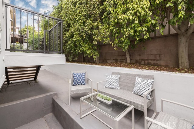 2515 Voorhees Avenue, Redondo Beach, California 90278, 4 Bedrooms Bedrooms, ,4 BathroomsBathrooms,Residential,Sold,Voorhees,SB18062969