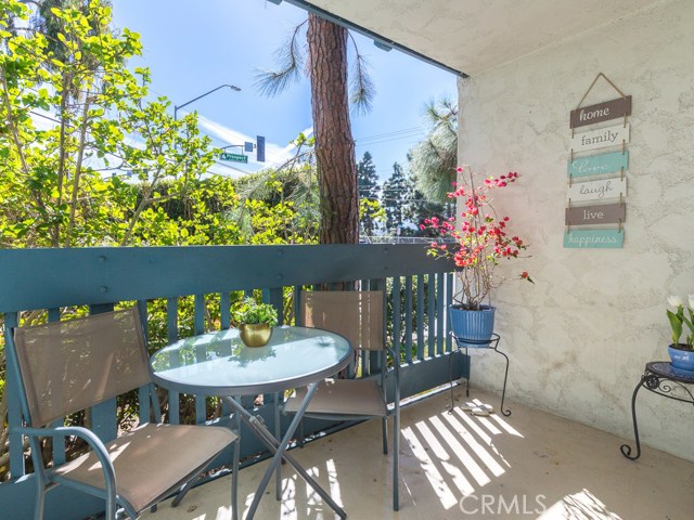 906 Camino Real, Redondo Beach, California 90277, 2 Bedrooms Bedrooms, ,2 BathroomsBathrooms,Residential,Sold,Camino Real,PW20030982