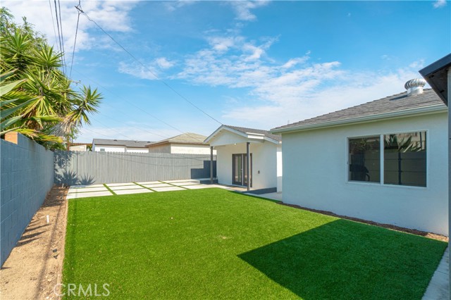 2705 Robinson Street, Redondo Beach, California 90278, 4 Bedrooms Bedrooms, ,3 BathroomsBathrooms,Residential,Sold,Robinson,SB21127805