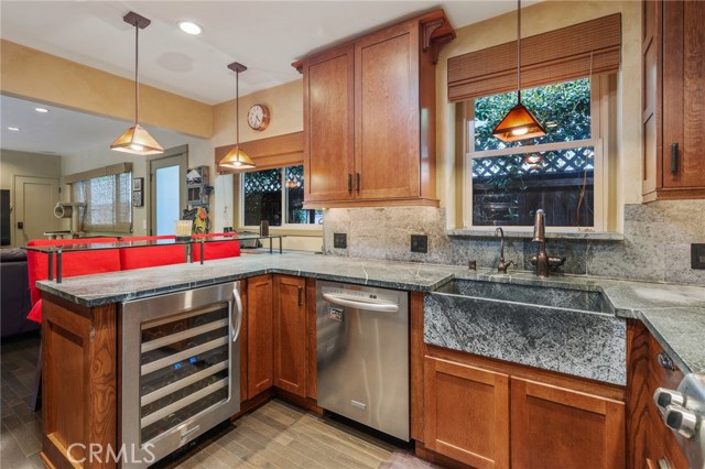 1829 Poinsettia Avenue, Manhattan Beach, California 90266, 3 Bedrooms Bedrooms, ,2 BathroomsBathrooms,Residential,Sold,Poinsettia,SB20054439