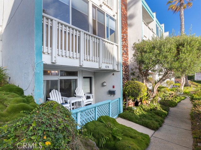 678 The Village, Redondo Beach, California 90277, 1 Bedroom Bedrooms, ,1 BathroomBathrooms,Residential,Sold,The Village,SB20126813