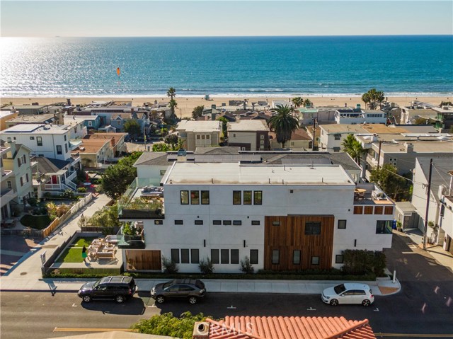 235 4th Street, Manhattan Beach, California 90266, 4 Bedrooms Bedrooms, ,4 BathroomsBathrooms,Residential,Sold,4th,SB20176735