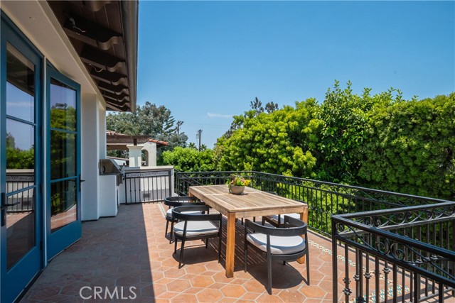 504 Poinsettia Avenue, Manhattan Beach, California 90266, 5 Bedrooms Bedrooms, ,3 BathroomsBathrooms,Residential,Sold,Poinsettia,SB21147576