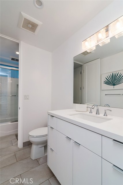 1072 7th Street, Hermosa Beach, California 90254, 4 Bedrooms Bedrooms, ,3 BathroomsBathrooms,Residential,Sold,7th,SB19164165