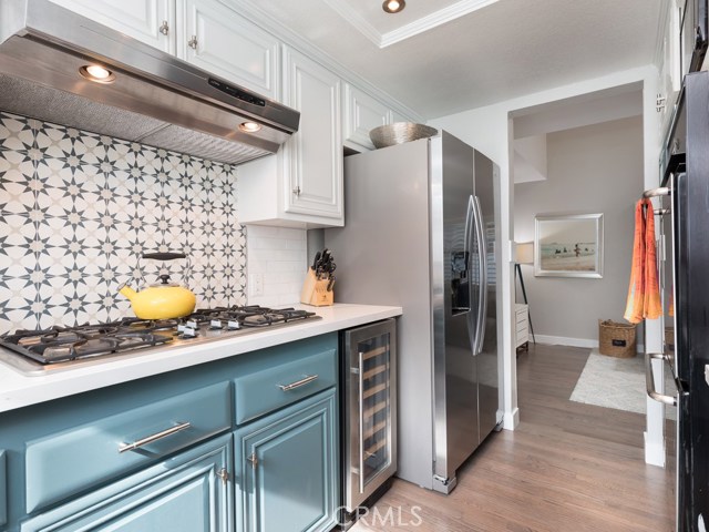 711 Irena Avenue, Redondo Beach, California 90277, 4 Bedrooms Bedrooms, ,2 BathroomsBathrooms,Residential,Sold,Irena,SB19226574