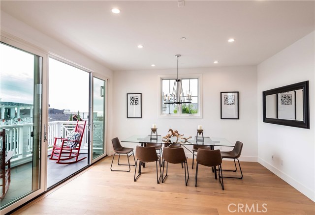 653 13th Street, Manhattan Beach, California 90266, 4 Bedrooms Bedrooms, ,2 BathroomsBathrooms,Residential,Sold,13th,SB19011414