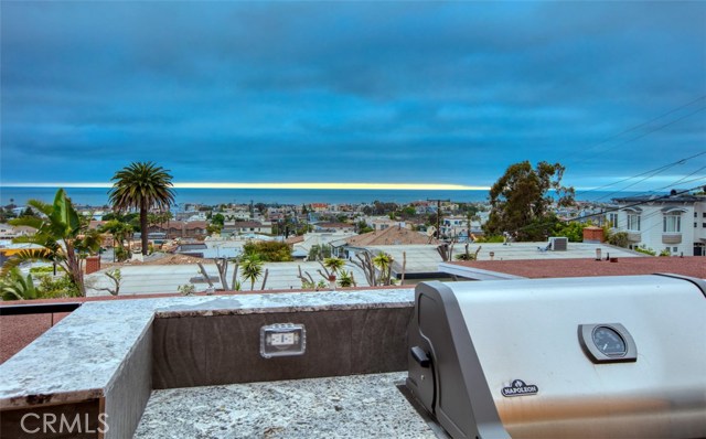 945 7th Street, Hermosa Beach, California 90254, 4 Bedrooms Bedrooms, ,3 BathroomsBathrooms,Residential,Sold,7th,SB19140226