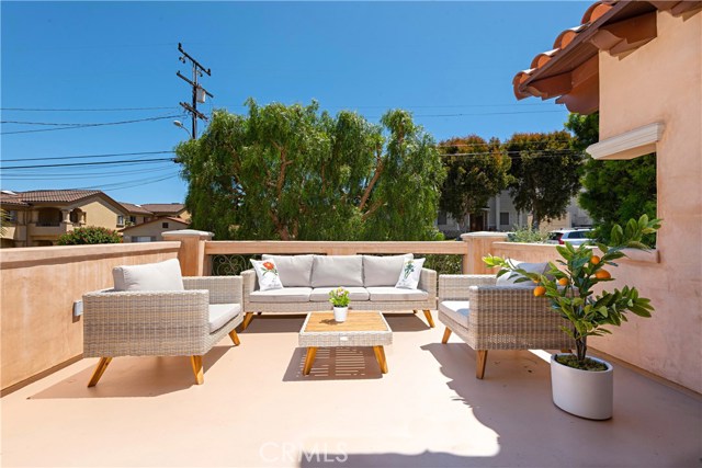 2317 Harriman Lane, Redondo Beach, California 90278, 4 Bedrooms Bedrooms, ,3 BathroomsBathrooms,Residential,Sold,Harriman,SB19117532