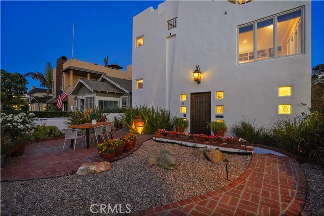 20 4th Street, Hermosa Beach, California 90254, 3 Bedrooms Bedrooms, ,1 BathroomBathrooms,Residential,Sold,4th,SB21149373