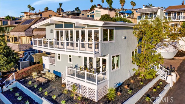Detail Gallery Image 1 of 1 For 1004 Katella St, Laguna Beach,  CA 92651 - 3 Beds | 3/1 Baths