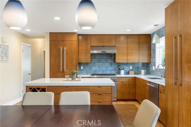 1537 19th Street, Manhattan Beach, California 90266, 3 Bedrooms Bedrooms, ,1 BathroomBathrooms,Residential,Sold,19th,SB20127736