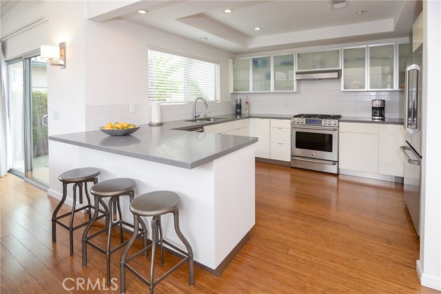 3005 Manhattan Avenue, Hermosa Beach, California 90254, 3 Bedrooms Bedrooms, ,3 BathroomsBathrooms,Residential,Sold,Manhattan,SB18091717