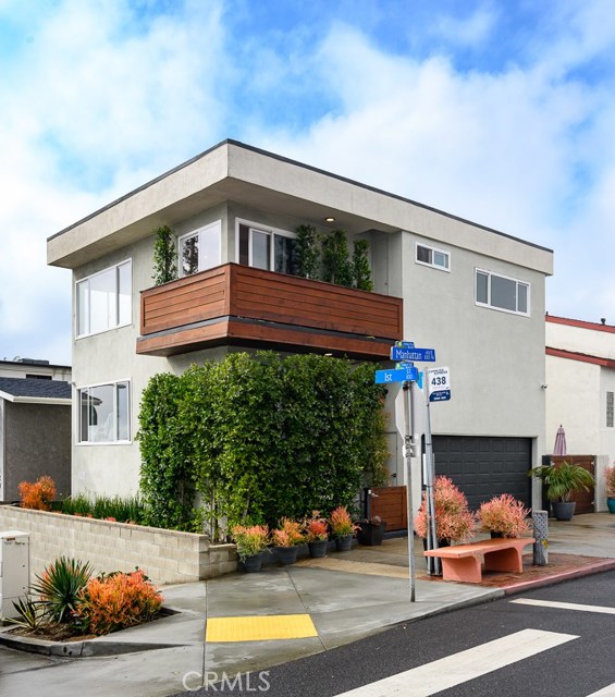 133 1st Street, Manhattan Beach, California 90266, 3 Bedrooms Bedrooms, ,2 BathroomsBathrooms,Residential,Sold,1st,SB20052011