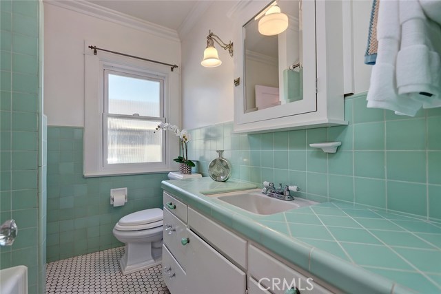 118 Helberta Avenue, Redondo Beach, California 90277, 3 Bedrooms Bedrooms, ,3 BathroomsBathrooms,Residential,Sold,Helberta,SB18247405