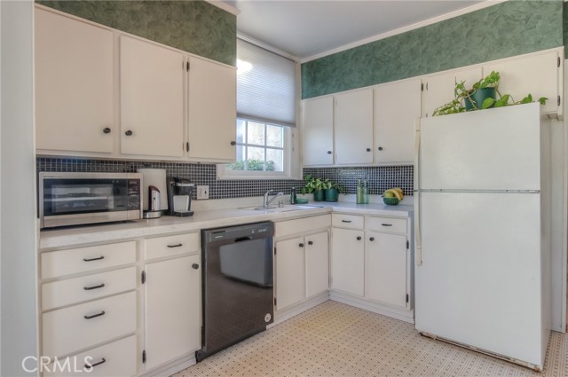 2422 Burritt Avenue, Redondo Beach, California 90278, 3 Bedrooms Bedrooms, ,1 BathroomBathrooms,Residential,Sold,Burritt,SB18291218
