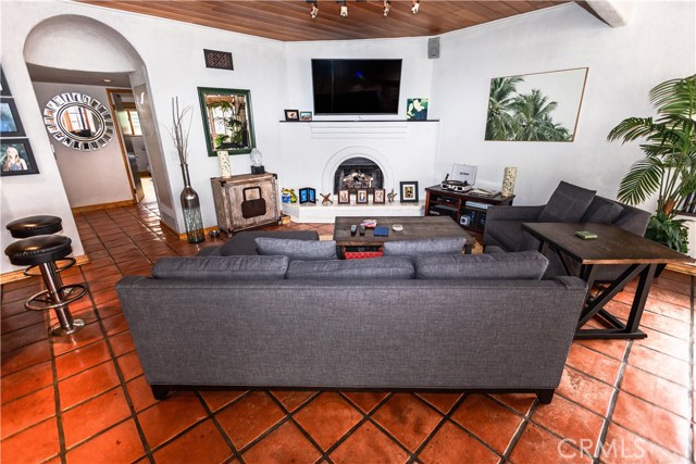 Fireplace and wood beamed Ceilings (Rear Unit)