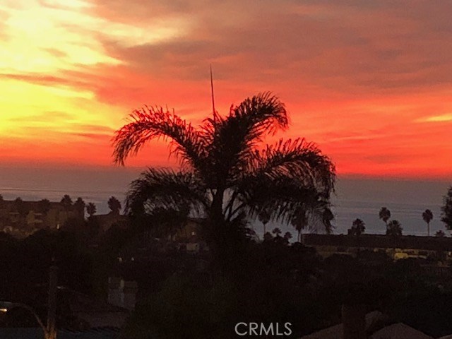 556 Helberta Avenue, Redondo Beach, California 90277, 4 Bedrooms Bedrooms, ,3 BathroomsBathrooms,Residential,Sold,Helberta,SB20115662